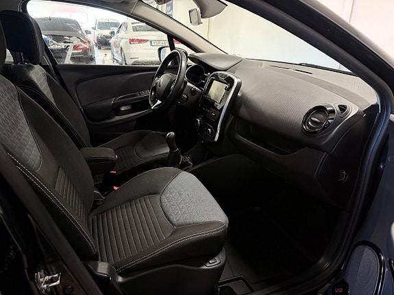 Renault Clio 10 of 12