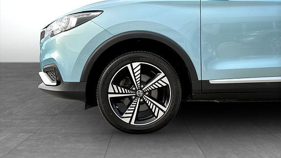 MG ZS EV 9 of 12