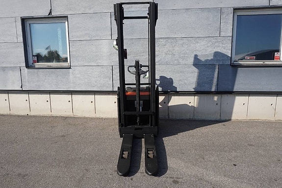 Toyota SWE160 9 of 9