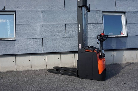 Toyota SWE160 7 of 9