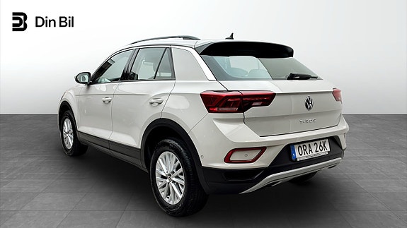 Volkswagen T-Roc 3 of 12
