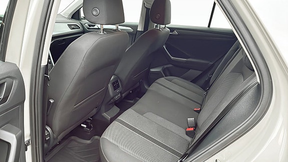 Volkswagen T-Roc 11 of 12
