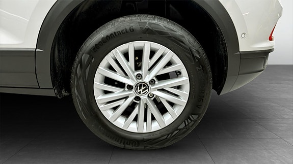 Volkswagen T-Roc 6 of 12