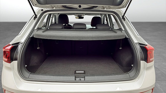Volkswagen T-Roc 12 of 12