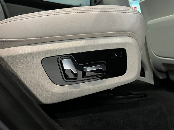 BMW X7 23 of 30