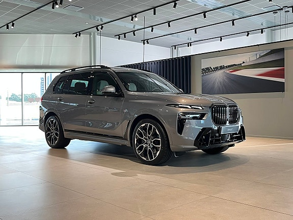 BMW X7 3 of 30
