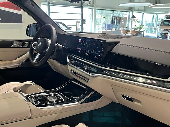 BMW X7 21 of 30