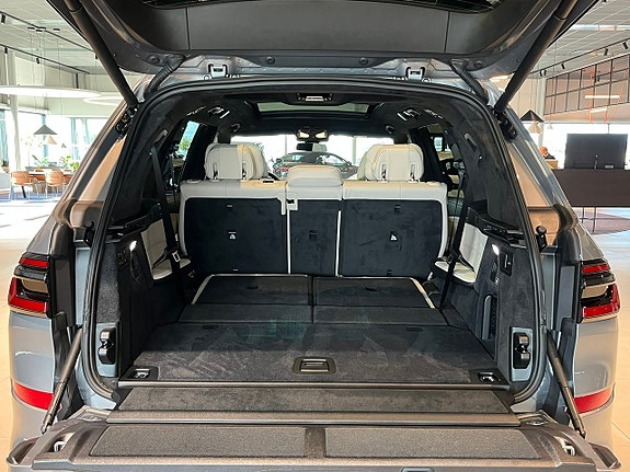 BMW X7 28 of 30