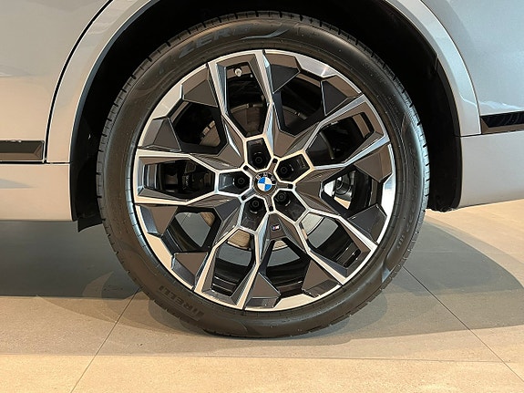 BMW X7 7 of 30