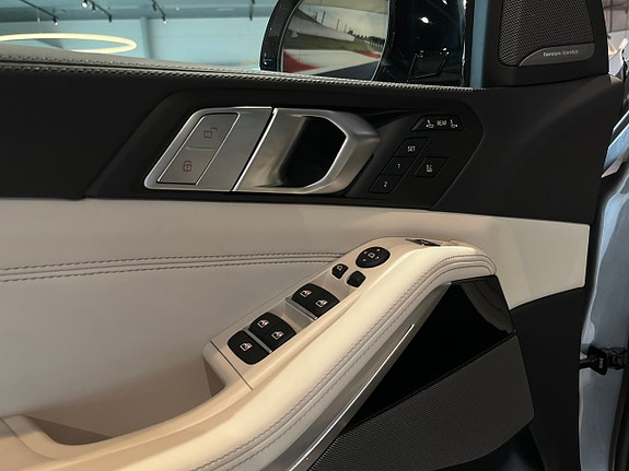 BMW X7 12 of 30