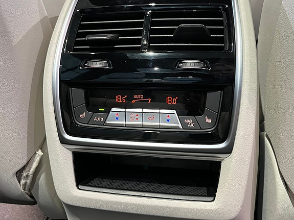 BMW X7 24 of 30