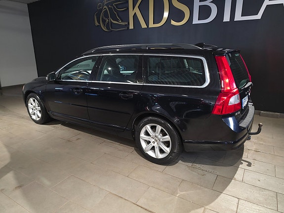 Volvo V70 3 of 11
