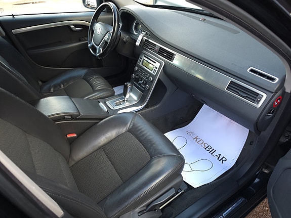 Volvo V70 7 of 11