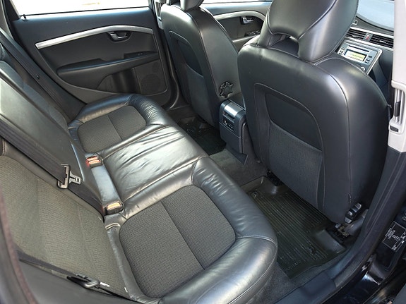 Volvo V70 10 of 11