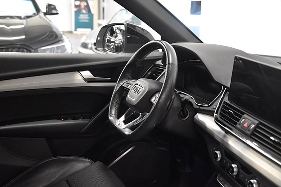 Audi Q5 8 of 21