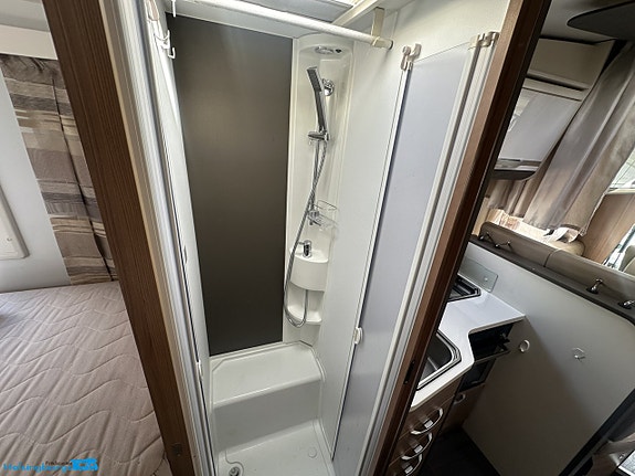 Adria MATRIX M 670SL * 5 Bältes plats * Solcell * Taksäng 19 of 21