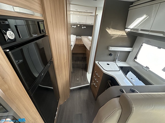 Adria MATRIX M 670SL * 5 Bältes plats * Solcell * Taksäng 13 of 21