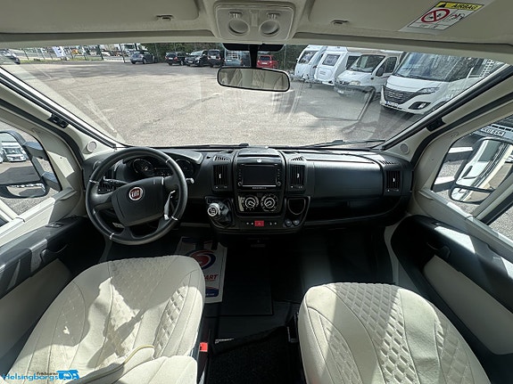 Adria MATRIX M 670SL * 5 Bältes plats * Solcell * Taksäng 10 of 21