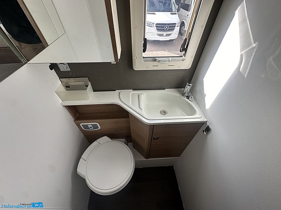 Adria MATRIX M 670SL * 5 Bältes plats * Solcell * Taksäng 21 of 21