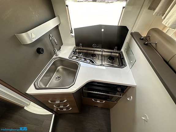 Adria MATRIX M 670SL * 5 Bältes plats * Solcell * Taksäng 15 of 21