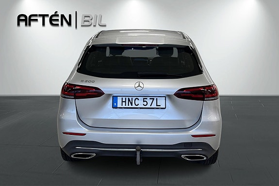 Mercedes-Benz B200 9 of 20