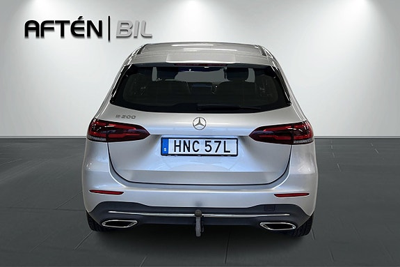 Mercedes-Benz B200 9 of 21