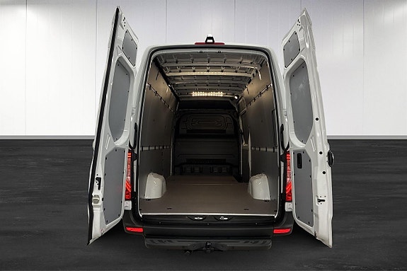 Mercedes-Benz Sprinter 317 8 of 16