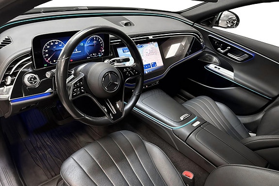 Mercedes-Benz E300 11 of 17