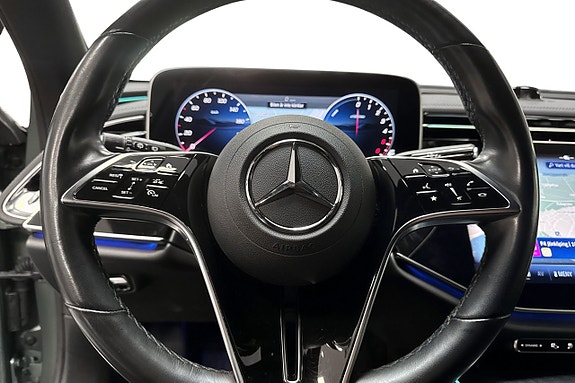 Mercedes-Benz E300 6 of 17