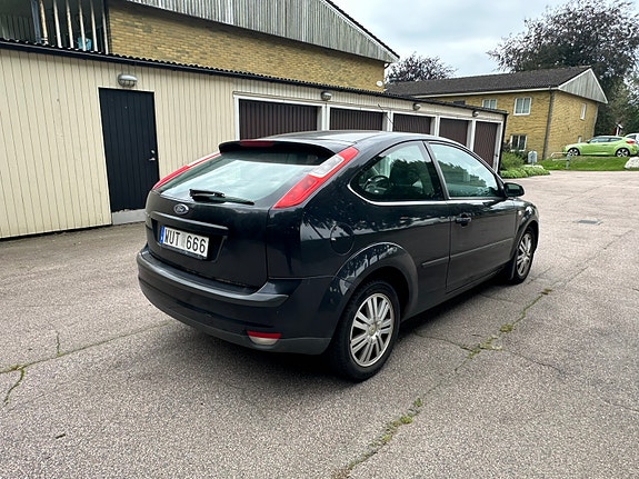 Ford Focus 5 of 13
