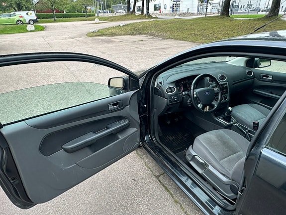 Ford Focus 8 of 13