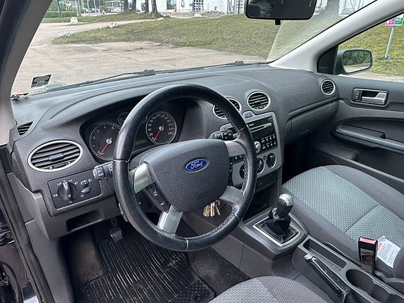 Ford Focus 7 of 13