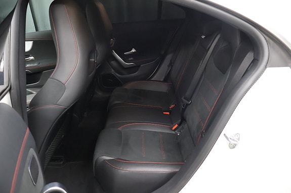 Mercedes-Benz CLA200 12 of 24