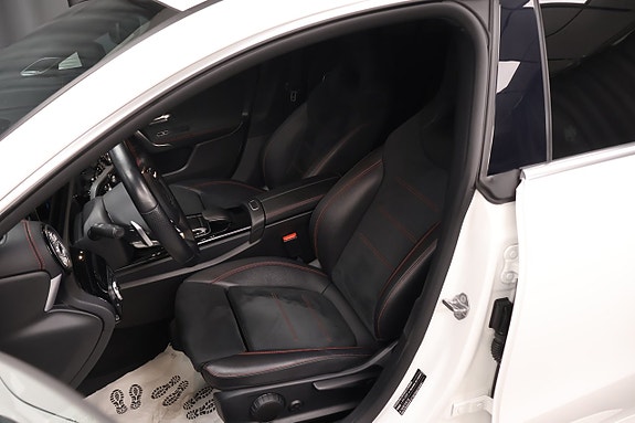 Mercedes-Benz CLA200 11 of 24