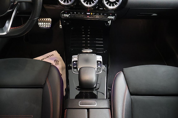 Mercedes-Benz CLA200 22 of 24