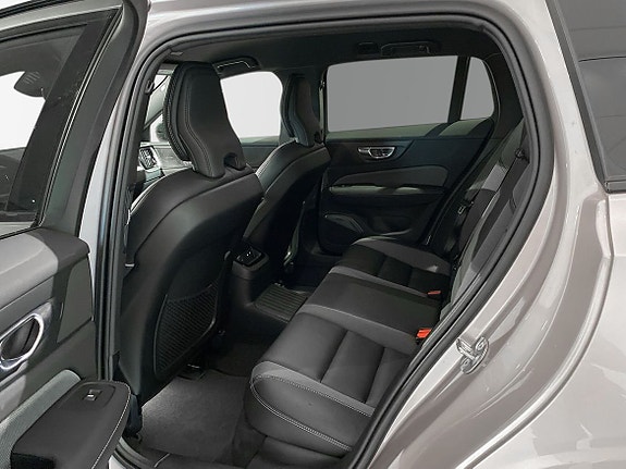 Volvo V60 7 of 16