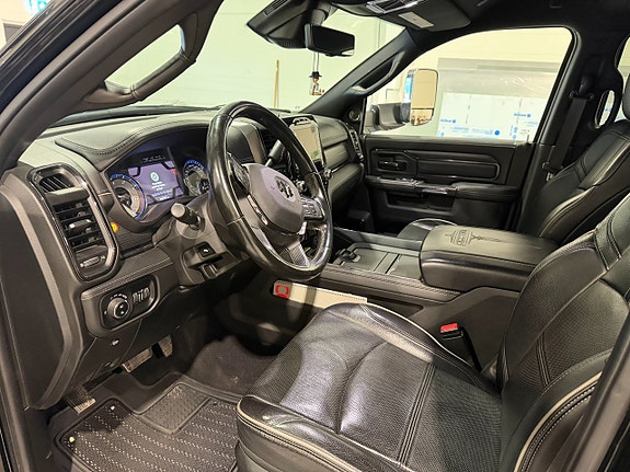 Dodge RAM 3500 4 of 5