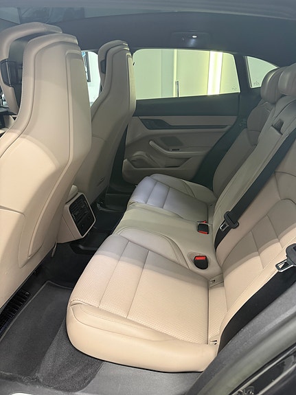 Porsche Taycan 4S 6 of 10