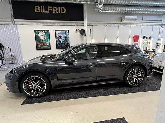 Porsche Taycan 4S 9 of 10