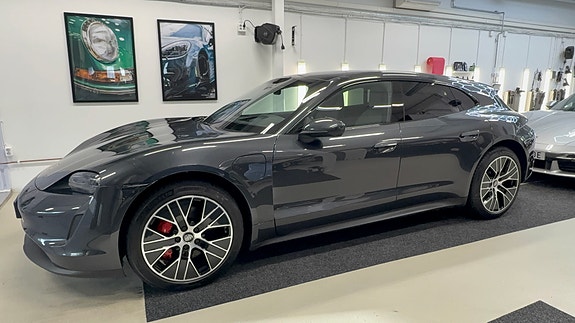 Porsche Taycan 4S 8 of 10