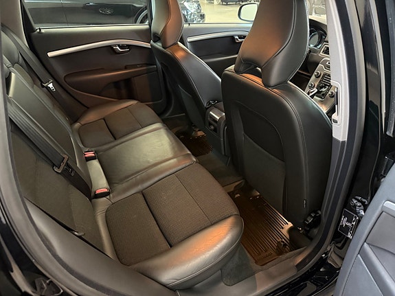 Volvo V70 10 of 16