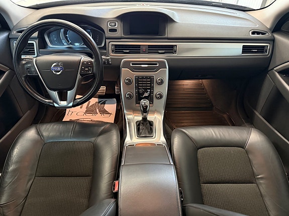 Volvo V70 11 of 16