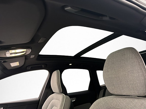 Volvo XC60 24 of 30