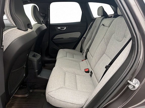 Volvo XC60 18 of 30