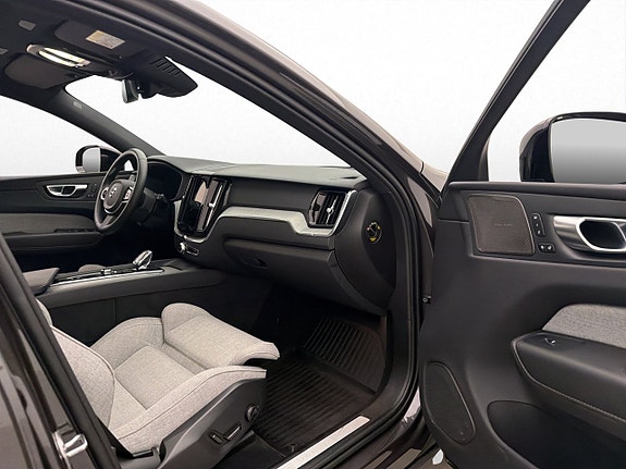 Volvo XC60 15 of 30