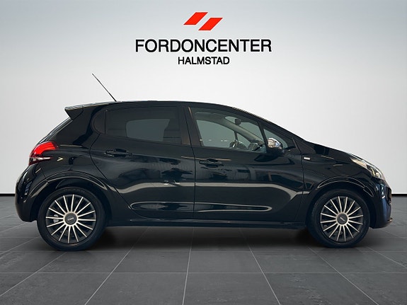 Peugeot 208 4 of 22