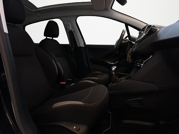 Peugeot 208 12 of 22