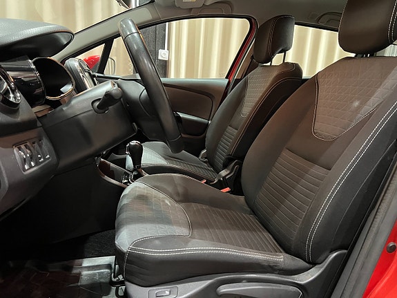 Renault Clio 11 of 22