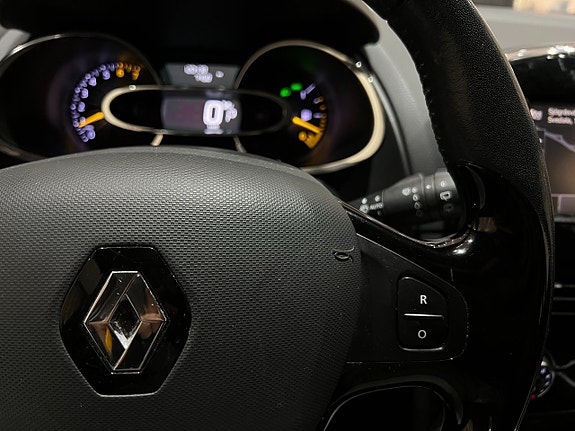 Renault Clio 22 of 22