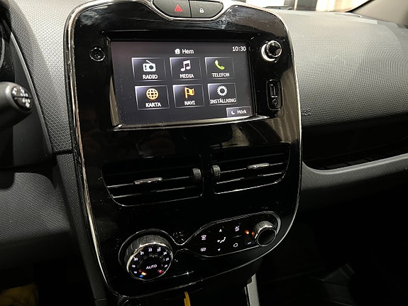 Renault Clio 17 of 22